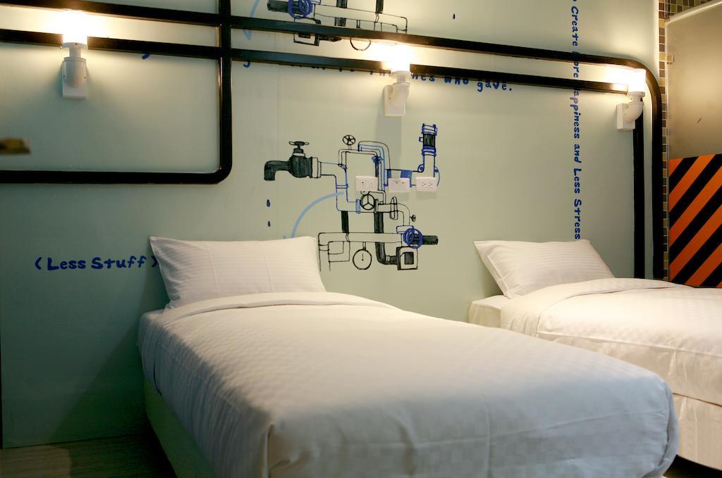 Nl Concept Hotel Каосюн Стая снимка